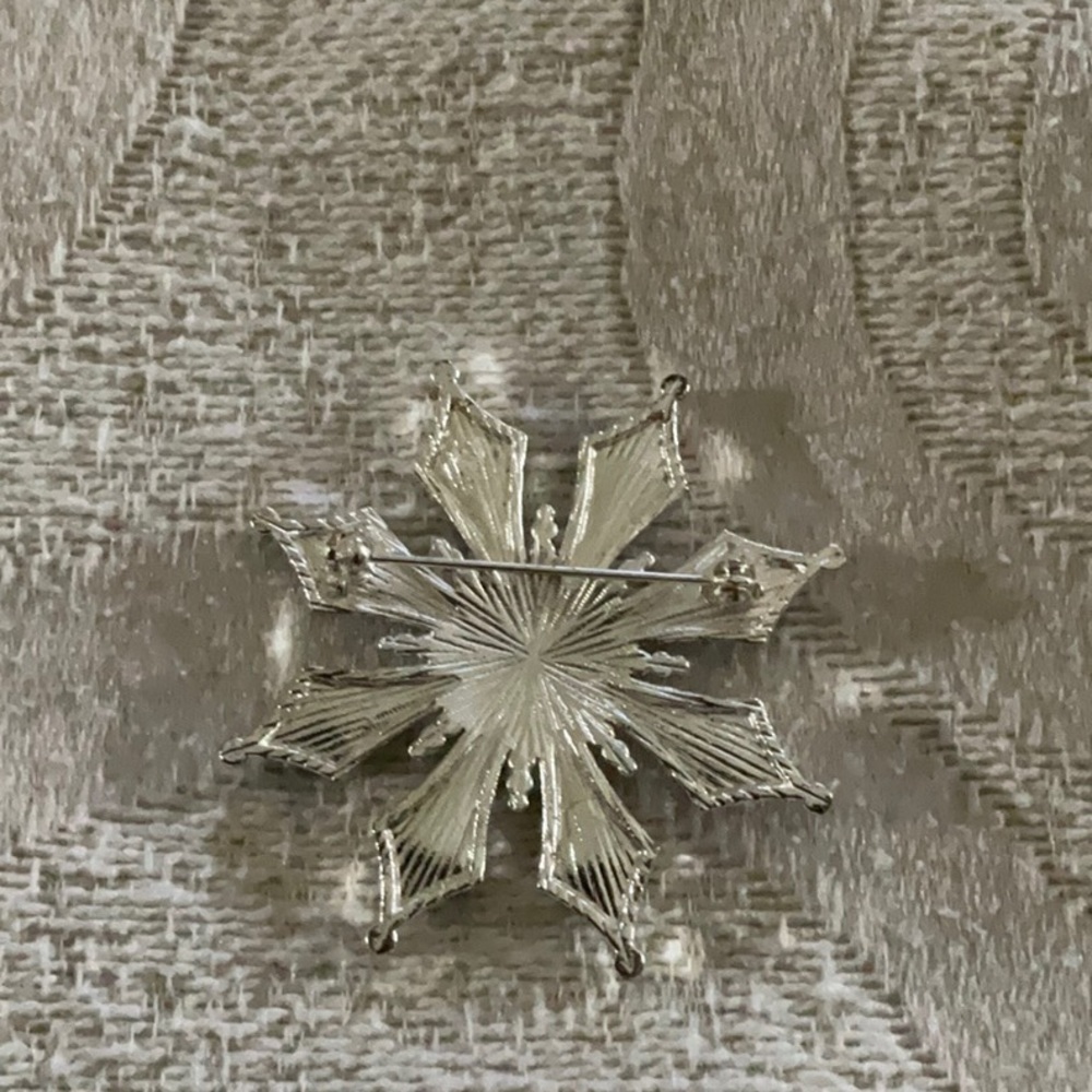 Pin - Picture 2 of 2